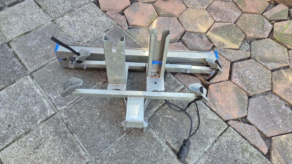 Fietsendrager auto, Auto diversen, Fietsendragers, Ophalen, 2 fietsen, Gebruikt, Trekhaakdrager