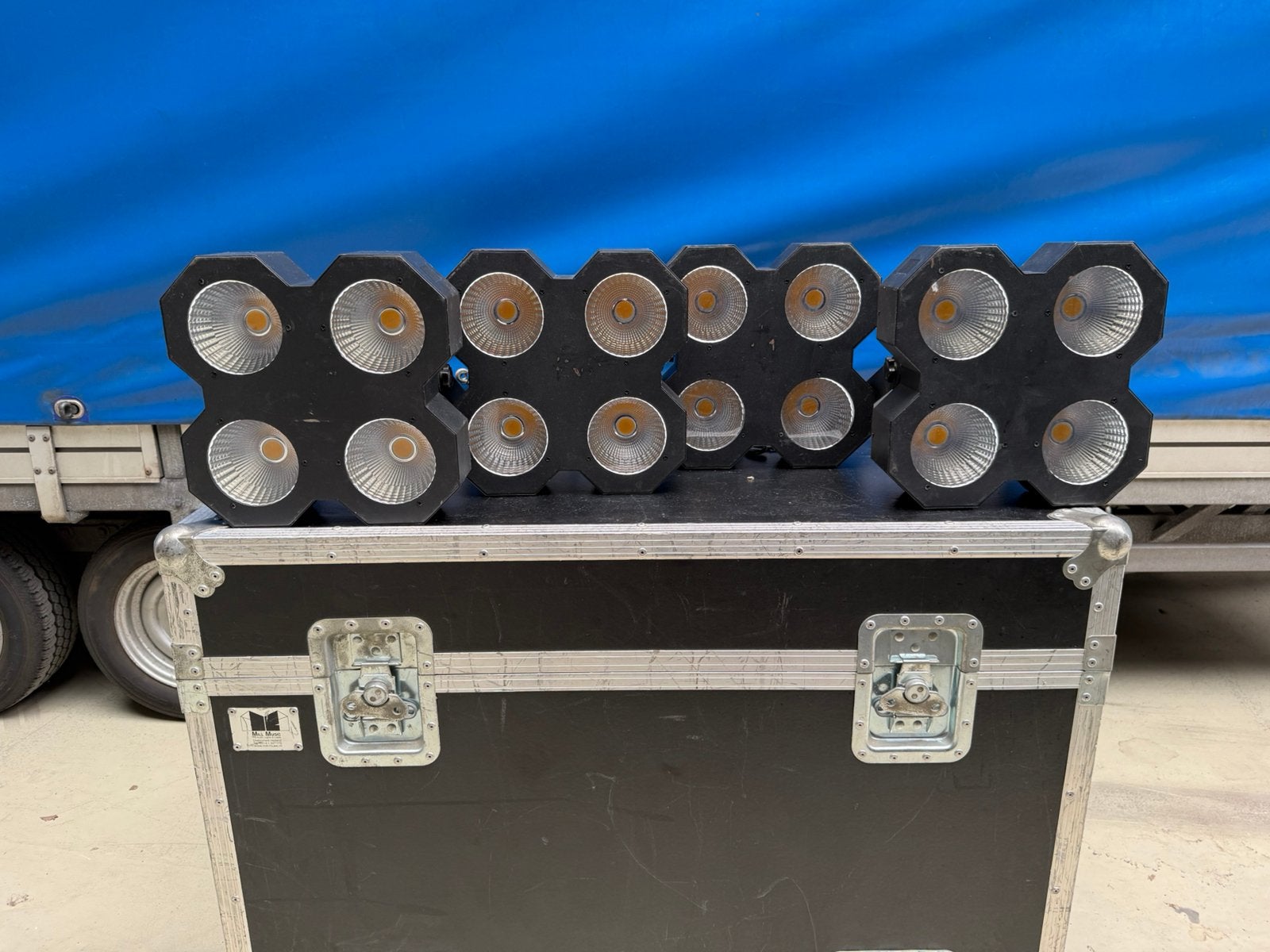 Led 4 voudige blinder, SB400, Ophalen, Zo goed als nieuw, Licht