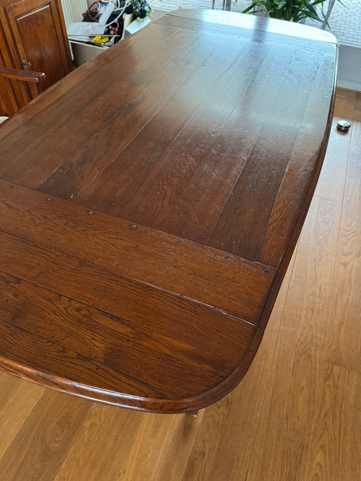 Foto 2 van Kersenhouten tafel 2mtr met vier stoelen