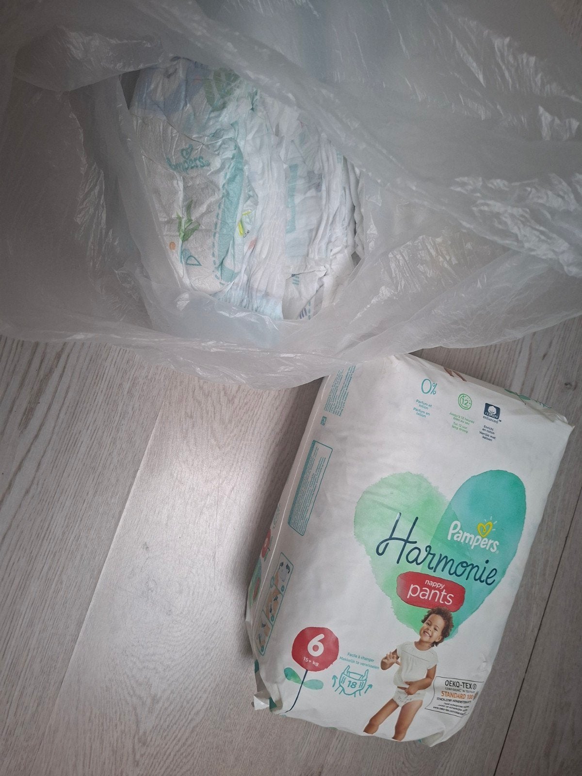 Pampers Harmonie luierbroekjes maat 6 (15+ kg) en 15 extra, Ophalen of Verzenden, Nieuw