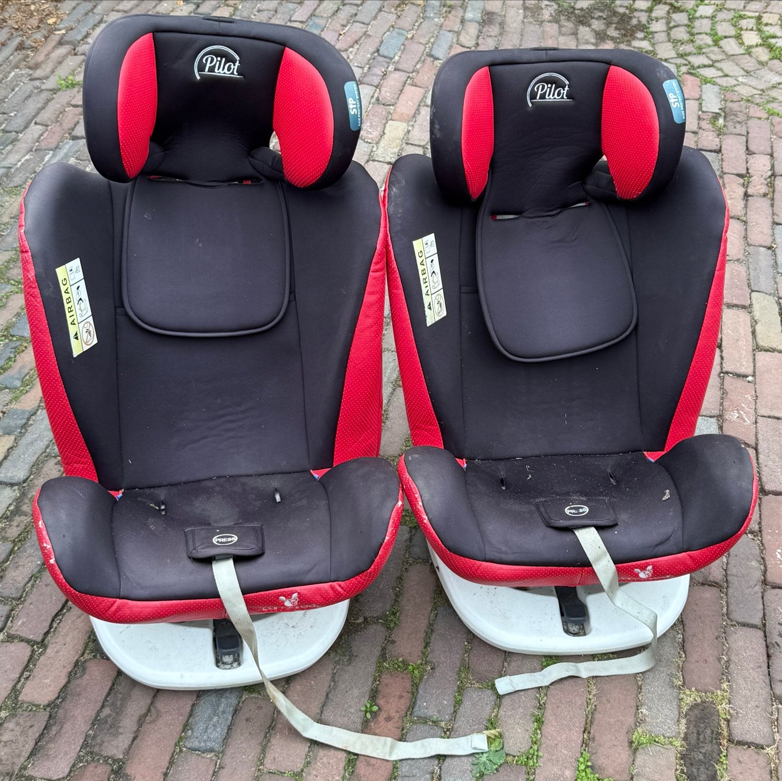 2x Pilot Autostoel Groep 0+/1/2/3 (0-36kg) Rood/Zwart, Autogordel of Isofix, Gebruikt, Verstelbare rugleuning, Ophalen