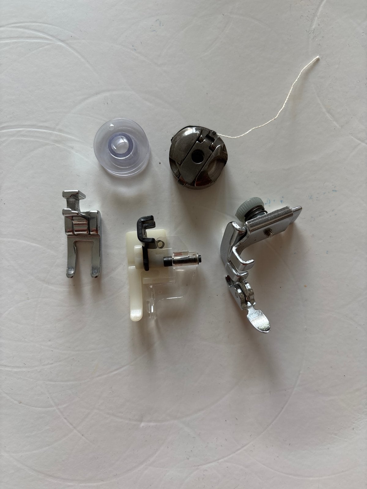 Naaimachine accessoires van Singer: spoeltjes en naaivoetjes, Ophalen, Gebruikt, Overige typen