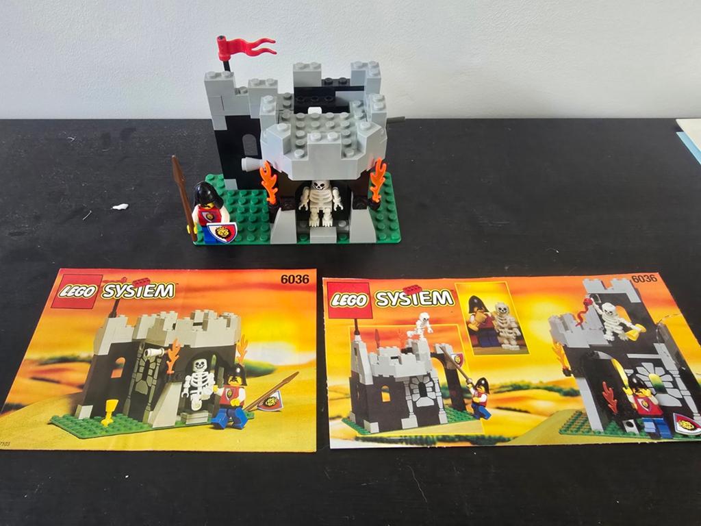 Lego System 6036: Skeleton Surprise -et met instructi, Compleet, Gebruikt, Lego, Ophalen of Verzenden