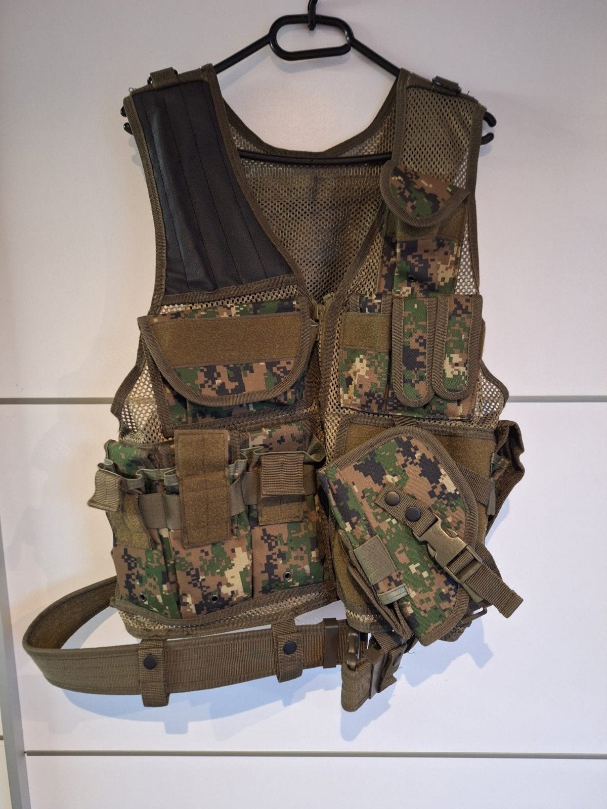 Tactisch vest airsoft - één keer gedragen, Verzamelen, Militaria | Algemeen, Ophalen of Verzenden, Overige soorten, Overige gebieden