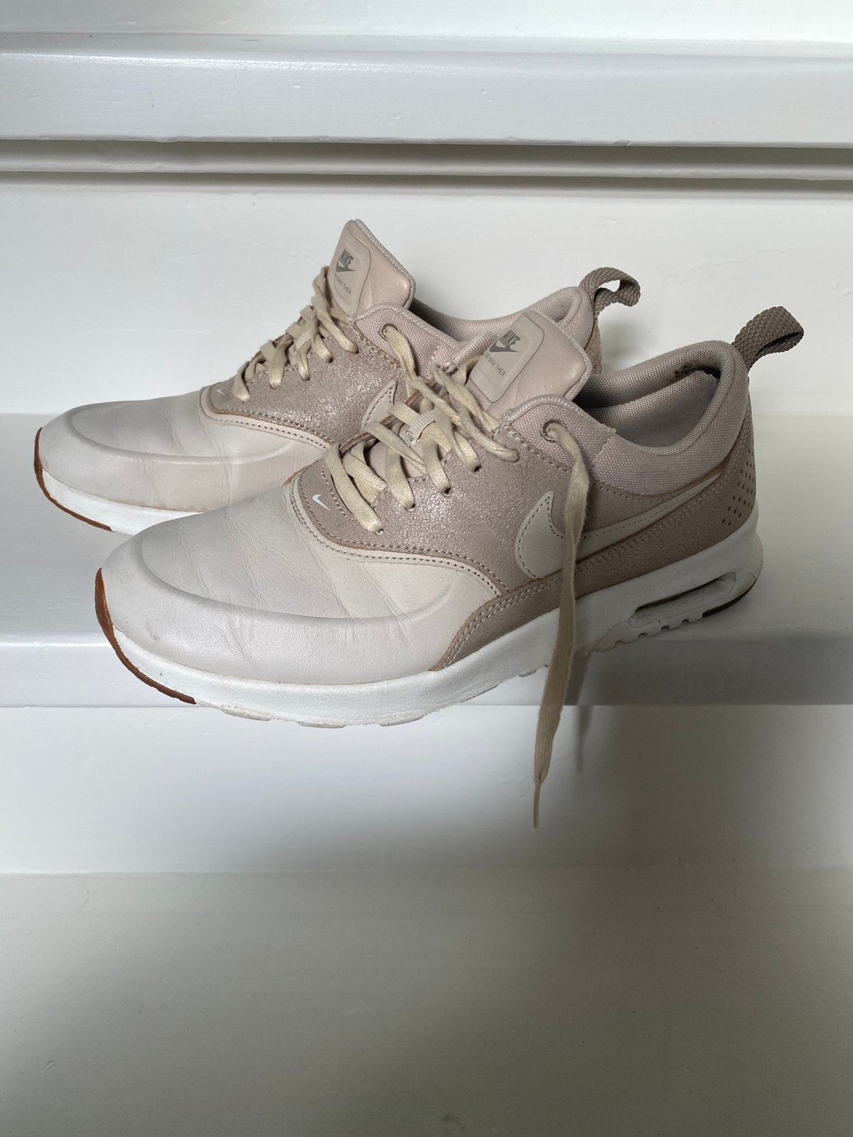 Dames Nike sneaker, Ophalen of Verzenden, Gedragen, Beige, Sneakers of Gympen
