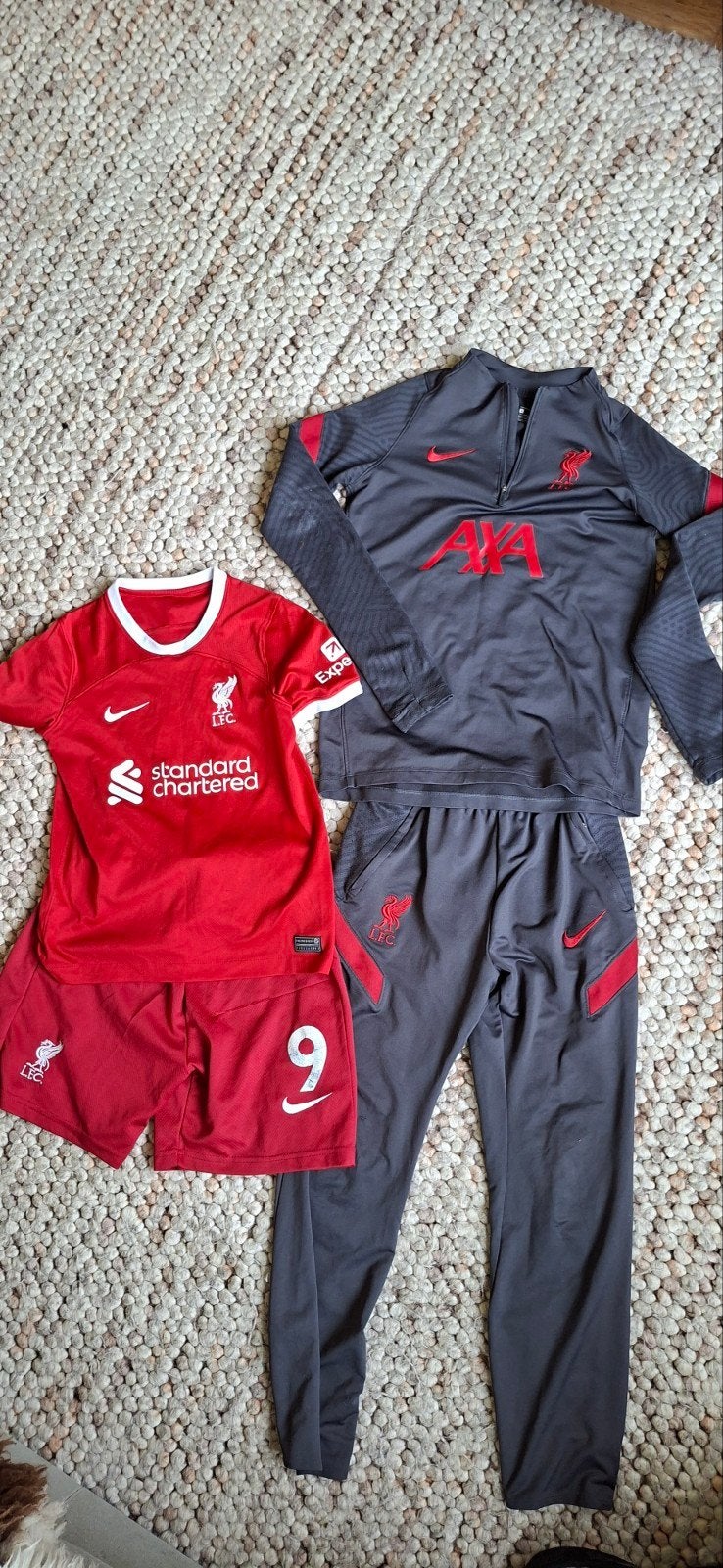 Liverpool Trainingspak en Shirt Nike - Maat 137-158, Gebruikt, Jongen of Meisje, Sport- of Zwemkleding, Ophalen of Verzenden