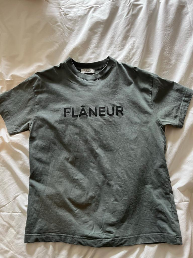 Mooi Flaneur T-shirt - Maat S (oversized S/M), Kleding | Heren, T-shirts, Ophalen of Verzenden, Gedragen, Maat 46 (S) of kleiner