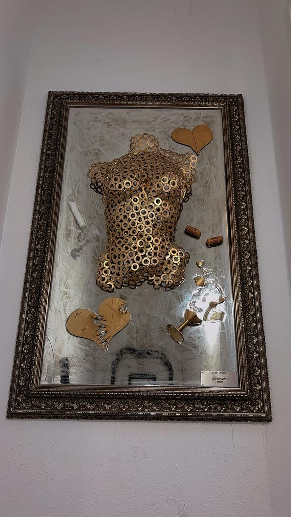 Unieke Wanddecoratie Spiegel - "Steel Desire" VDPmetalArt, 100 tot 150 cm, Ophalen of Verzenden, Zo goed als nieuw, 75 tot 100 cm