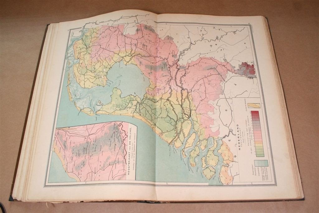 Schoolatlas der geheele aarde — Bos, Niermeyers — 1925, Gelezen, Ophalen of Verzenden, Landkaart, 1800 tot 2000
