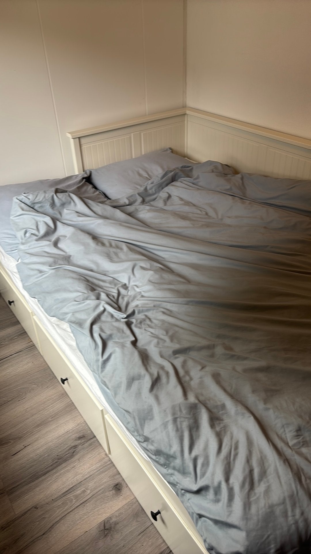 Gratis twijfelaar of 1 persoonsbed. Met opberglades. Ikea., Ophalen, 140 cm, Zo goed als nieuw, Twijfelaar