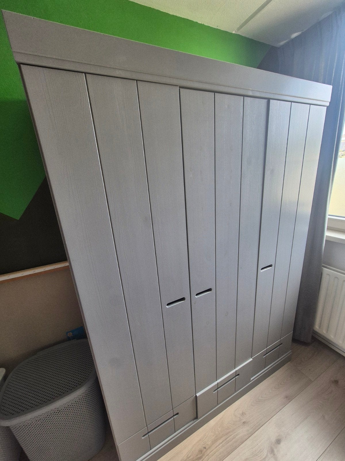 WOOOD Connect Kledingkast 3-Deurs met Lade - Grijs, Huis en Inrichting, Ophalen, 100 tot 150 cm, 50 tot 75 cm, Met lade(s)