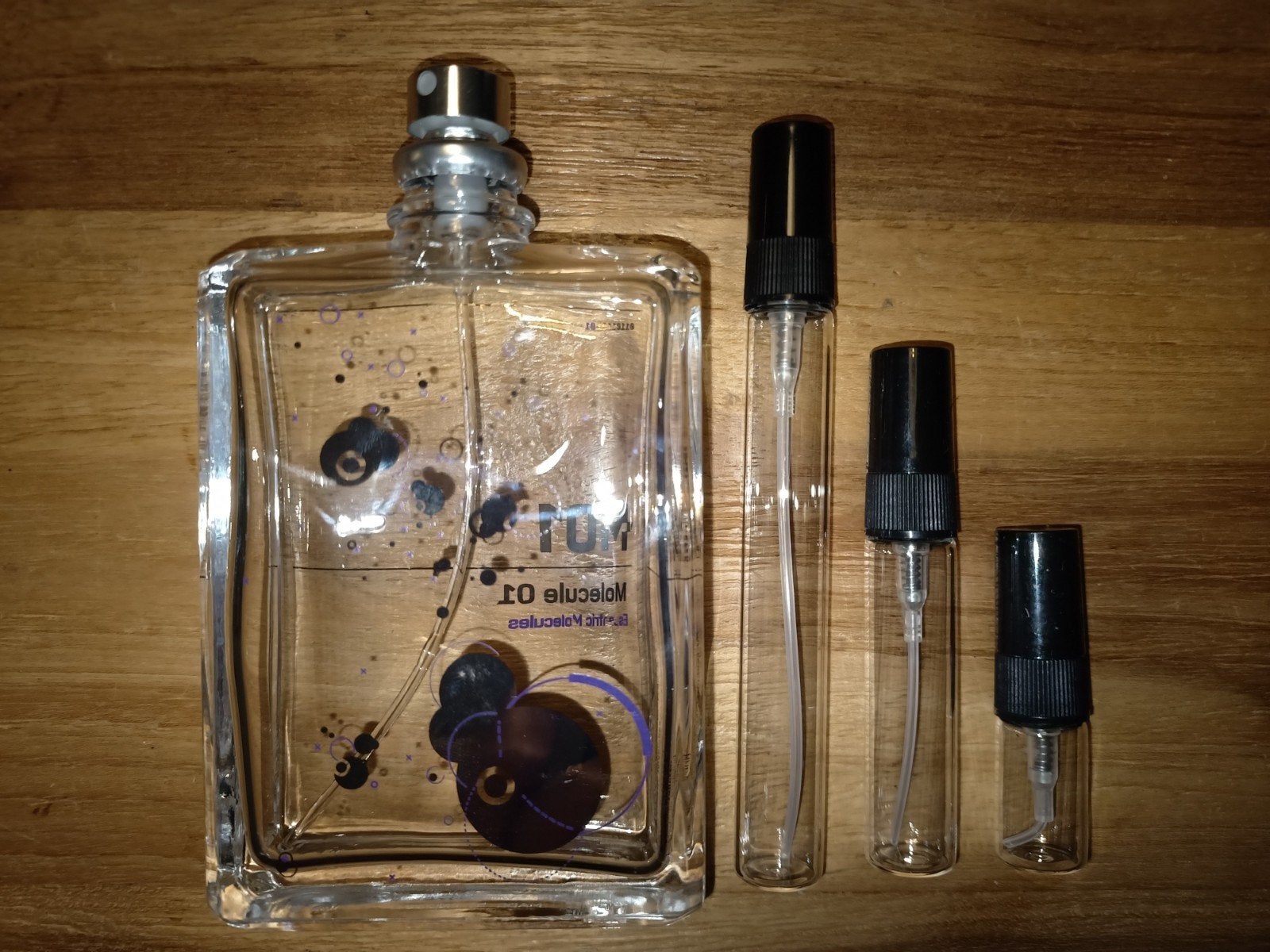 Skins Molecule 01 sample, Sieraden, Tassen en Uiterlijk, Uiterlijk | Parfum, Ophalen of Verzenden, Nieuw