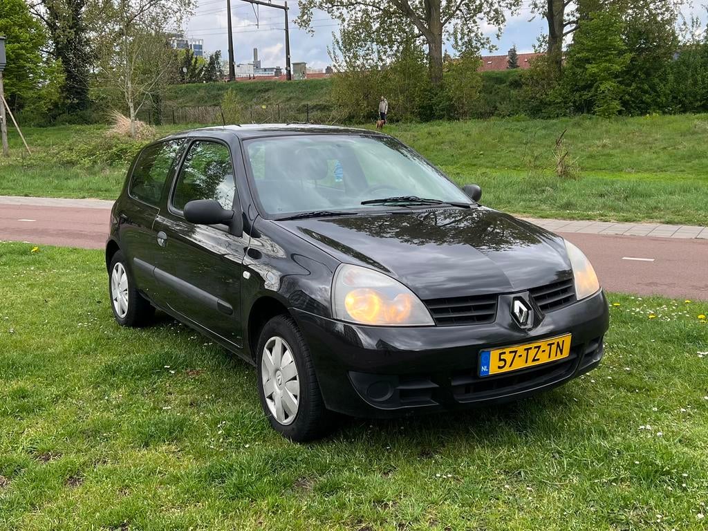 Renault Clio 1.2 campus 2007 Zwart, Auto's, Renault, Voorwielaandrijving, 31 €/maand, 4 cilinders, 58 pk