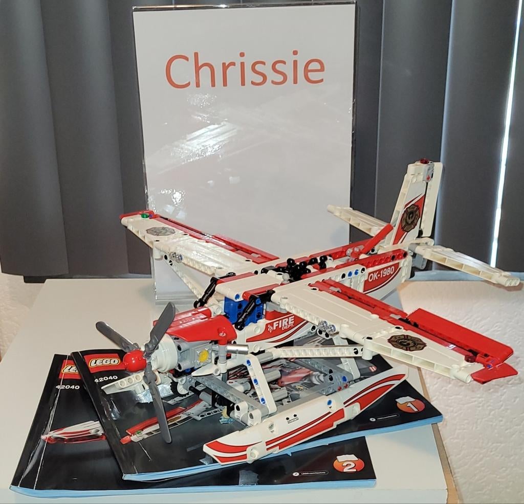 Lego Technic 42040 Brandweervliegtuig - Compleet met boekjes, Ophalen, Lego, Compleet, Zo goed als nieuw