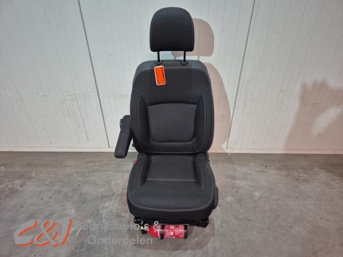 Stoel links van een Renault Trafic, Gebruikt, -, Renault, -