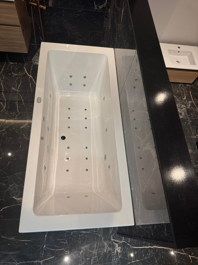 Bubbelbad 190x90 met luxe WP4 systeem van €3399 nu €2350 NEW, Xenz, Ophalen of Verzenden, Eendenparkweg 3, Info@douchezaak.nl