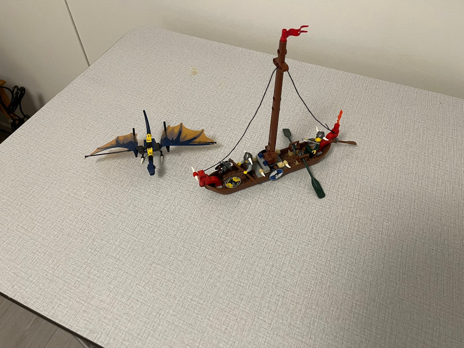 LEGO Vikings 7016 Viking Boat sgainst the Wyvern Dragon, Kinderen en Baby's, Overige thema's, Lego, Ophalen of Verzenden, Zo goed als nieuw