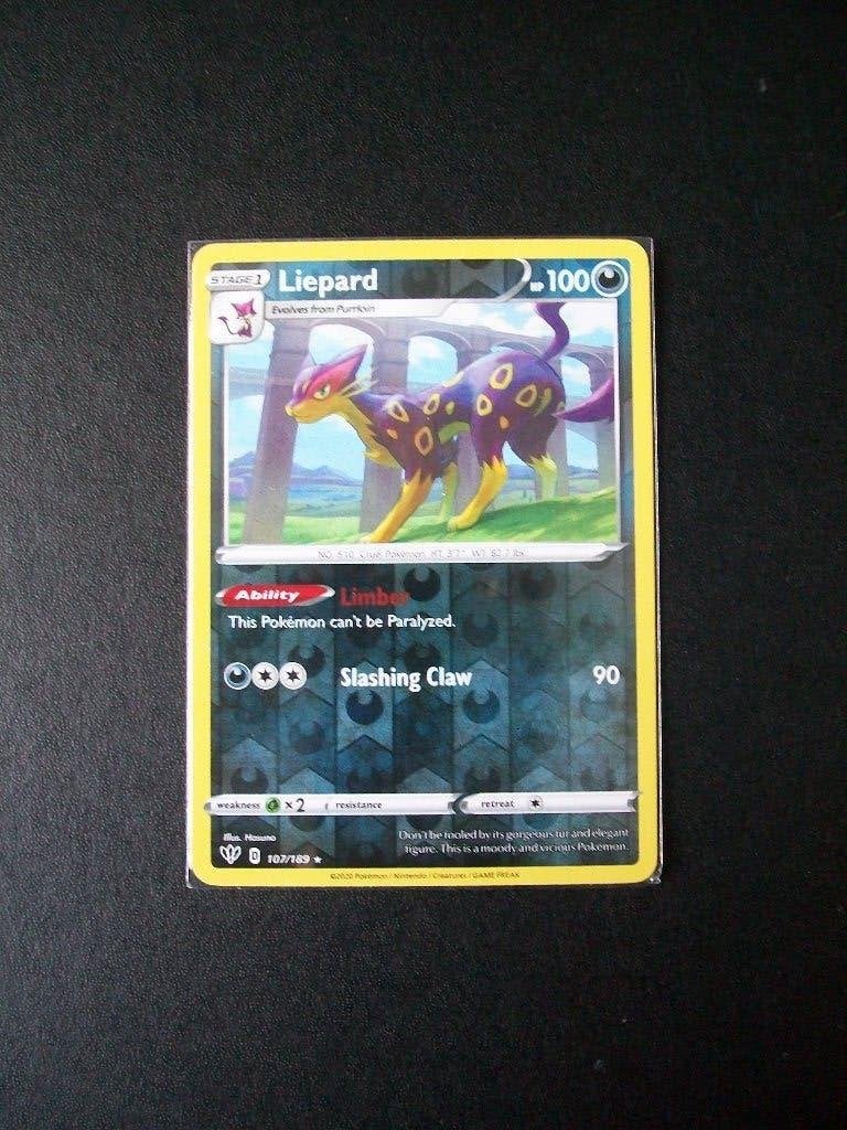 2407. Nieuwe Pokemon kaart holofoil LIEPARD HP 100 (107/189), Verzenden, Nieuw, Losse kaart, Foil