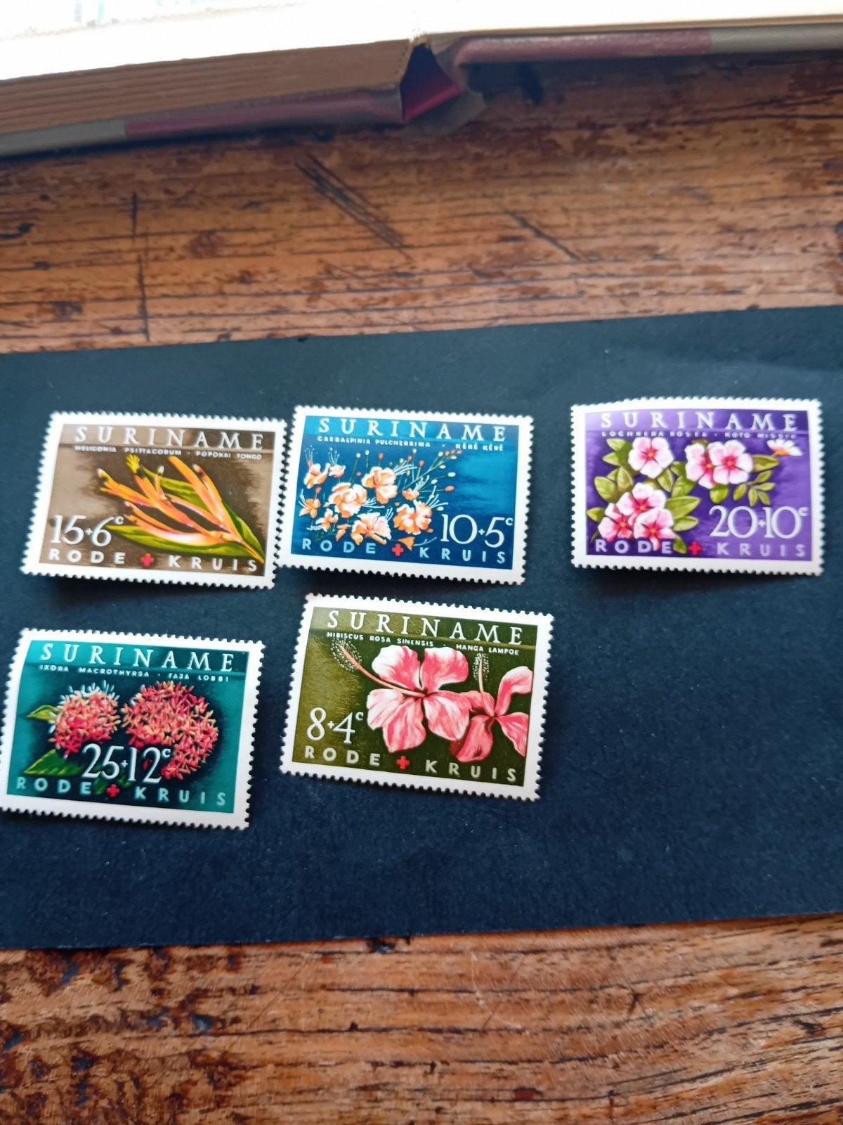 Suriname Rode Kruis Postzegels - Bloemenreeks, Ophalen of Verzenden, Postfris