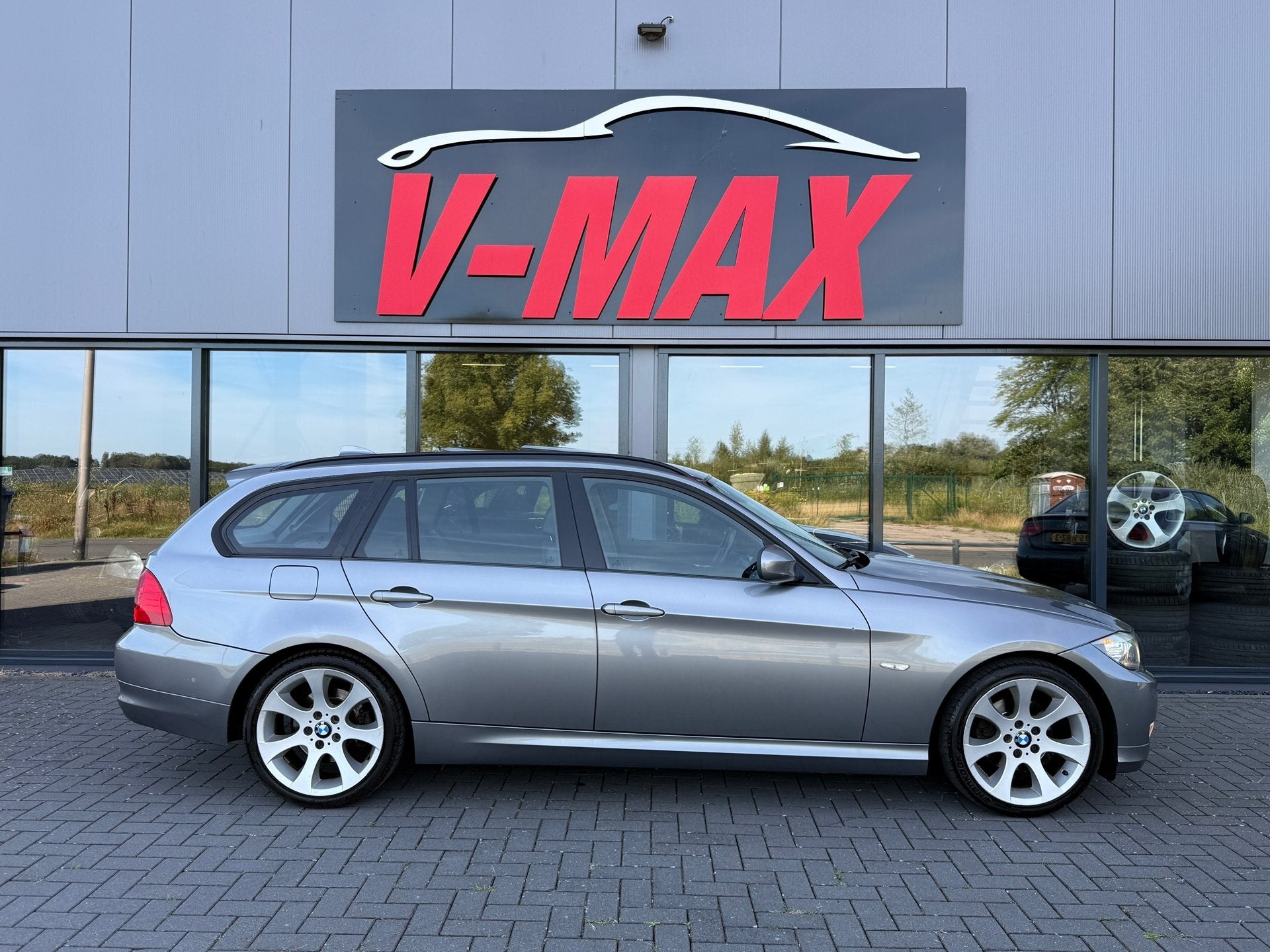 Foto 3 van BMW 318i LCI AUT High Executive Pano Navi Xenon Leder Stoelv