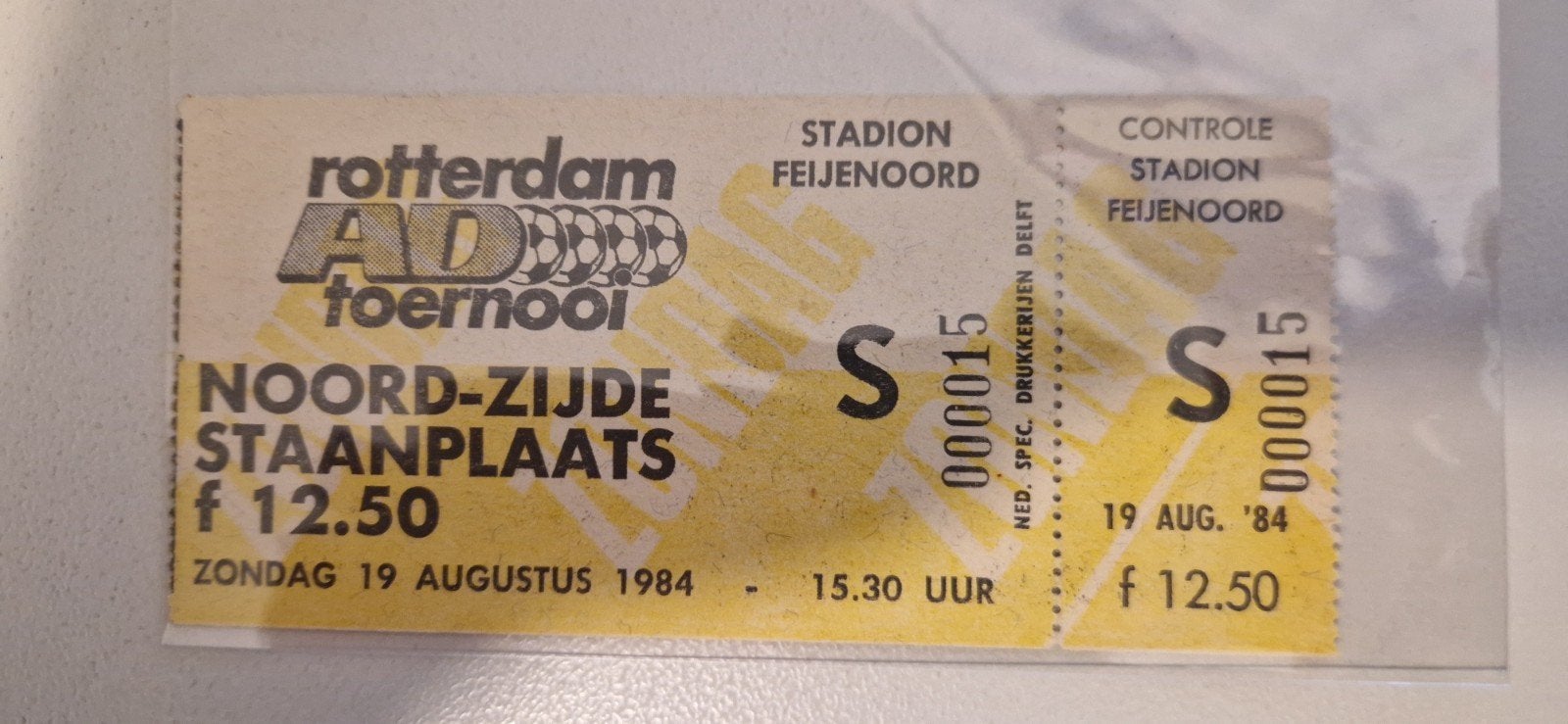 Gezocht: Feyenoord AD toernooi kaartjes tickets. lees., Ophalen of Verzenden, Poster, Plaatje of Sticker