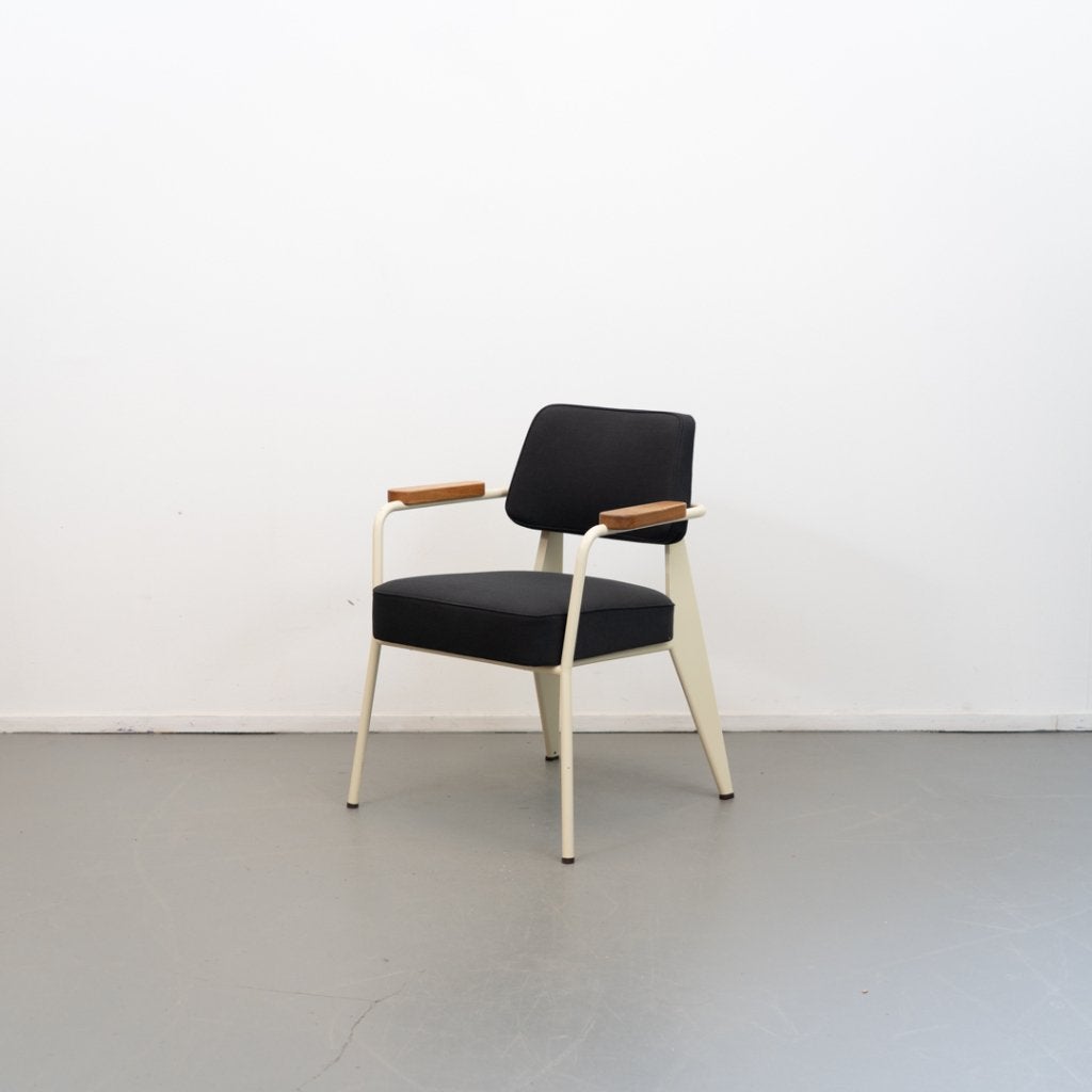 1 Vitra Prouve Direction stoel Beige Zwart, Huis en Inrichting, Stoelen, Niet ingevuld, Niet ingevuld, Zo goed als nieuw, Stof