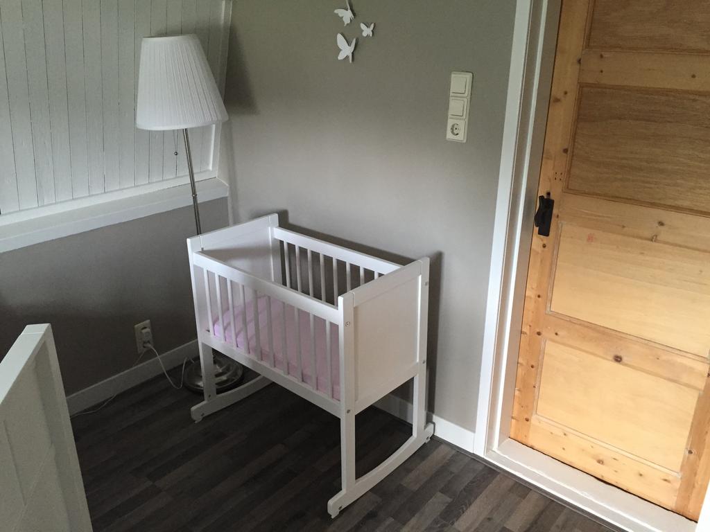 Houten schommel wieg + matras + Aerosleep beschermer + hoes, Kinderen en Baby's, Babywiegjes en Ledikanten, Ophalen, Zo goed als nieuw