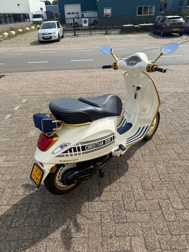 Vespa Primavera 2023 Dior Editie - Zo goed als nieuw, Ophalen, Overige modellen, Maximaal 45 km/u, Zo goed als nieuw