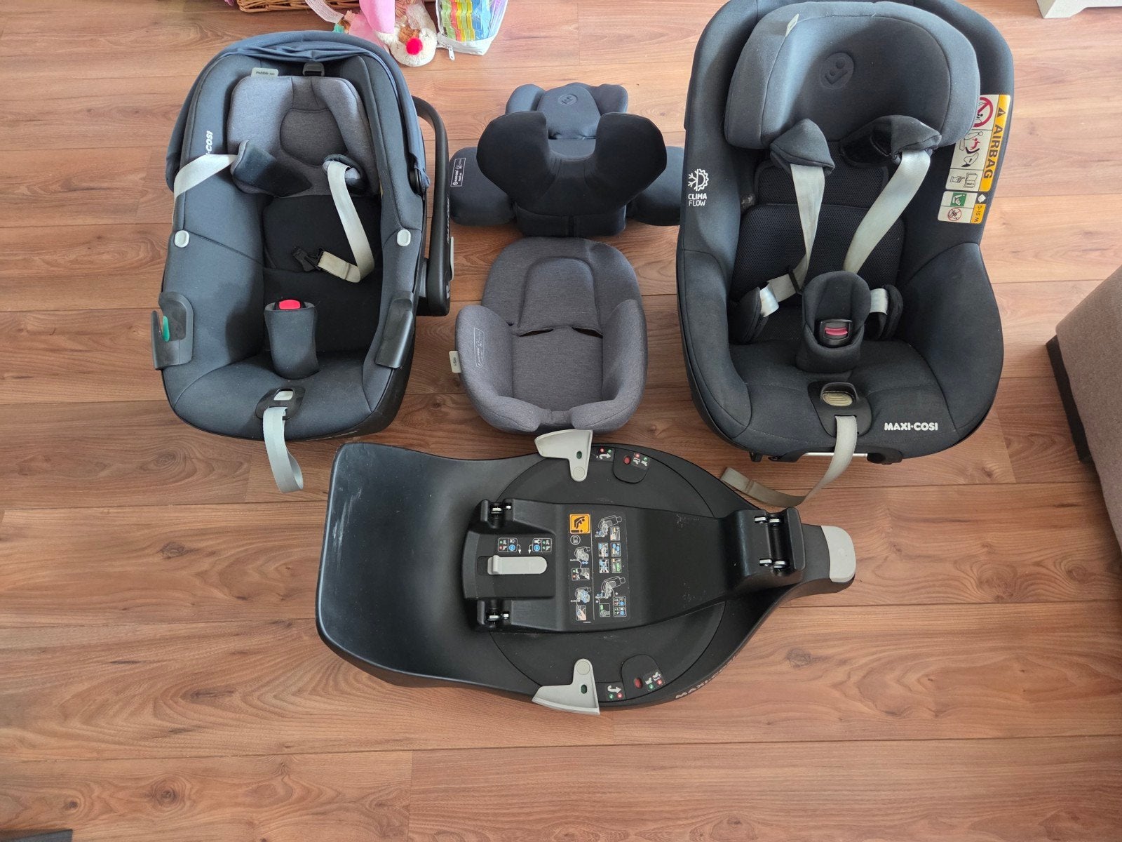 Maxi-Cosi peble en pearl autostoeltjes met family 360 base, Ophalen, Autogordel of Isofix, Gebruikt, Zijbescherming