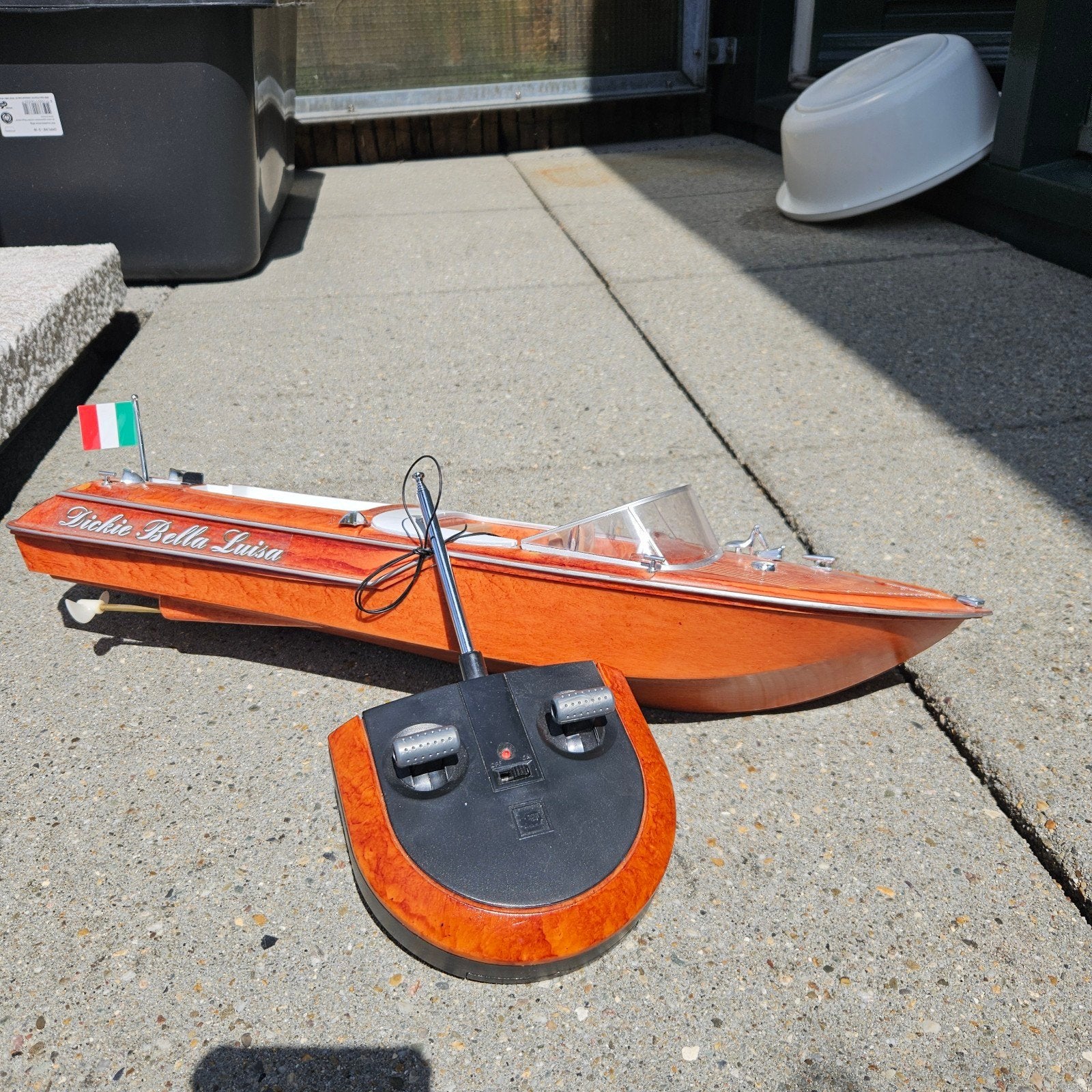 RC Speedboot Riva Aquarama Stijl - "Dickie Bella Luisa", Hobby en Vrije tijd, Ophalen