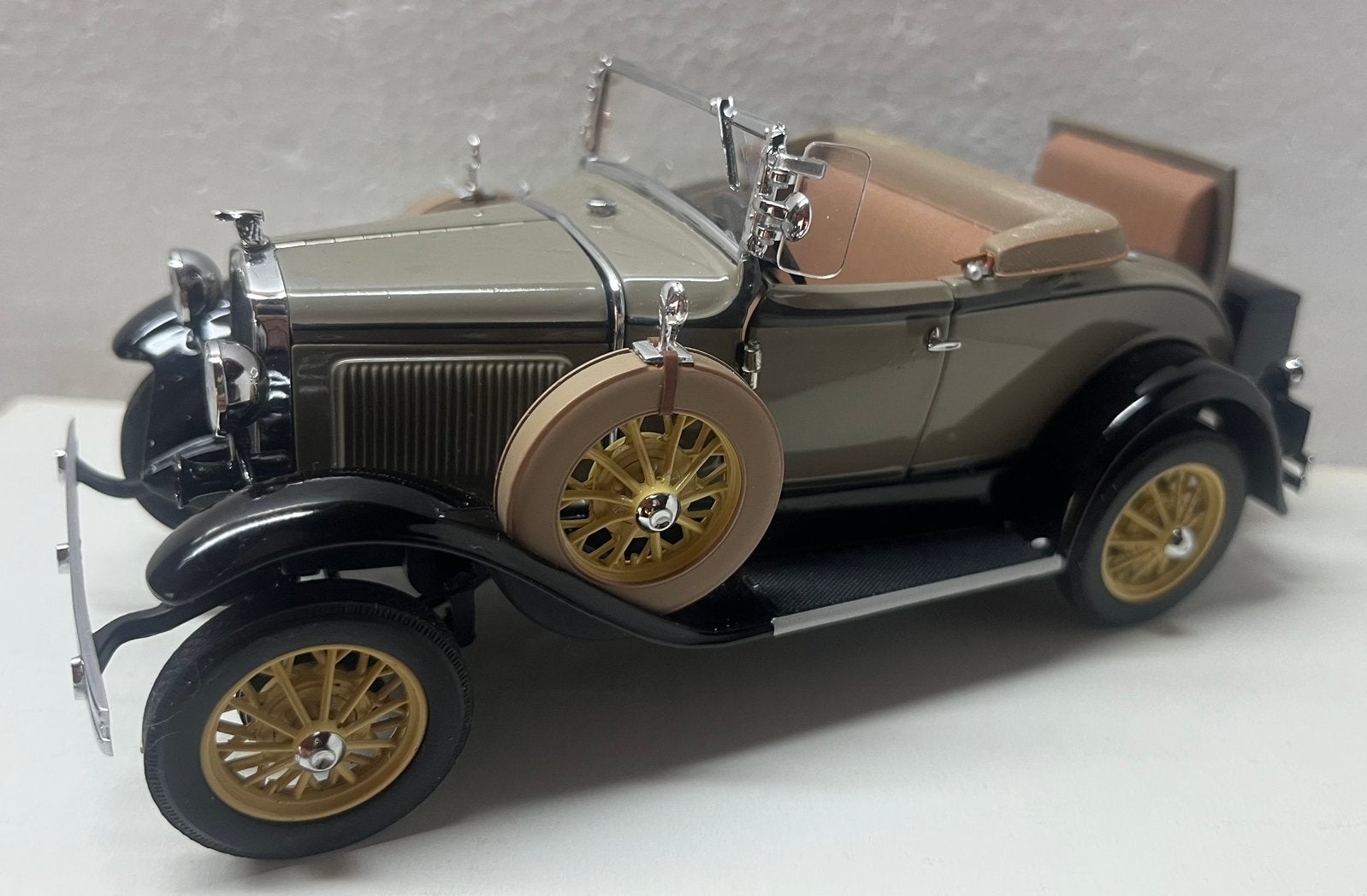 1:24 Danbury Mint , Ford Model A Roadster 1931., Ophalen of Verzenden, Nieuw, Auto, Overige merken