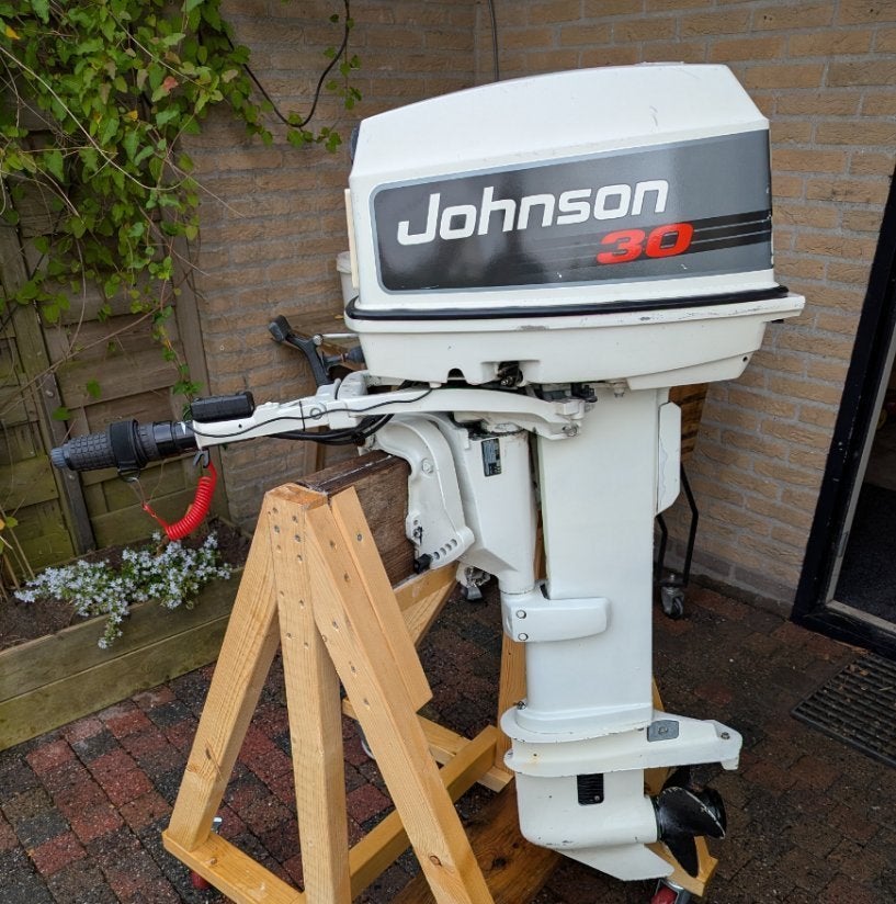 Johnson 30 PK 2 takt op knuppel / tiller, Watersport en Boten, Ophalen, Gebruikt, 30 pk of meer, Buitenboordmotor