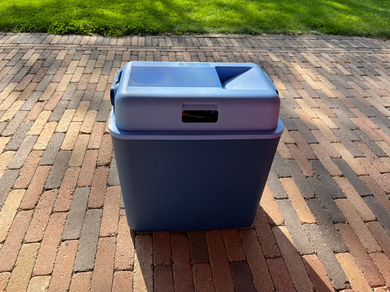 Koelbox 12v / 220 v, Ophalen, Zo goed als nieuw, Elektrisch