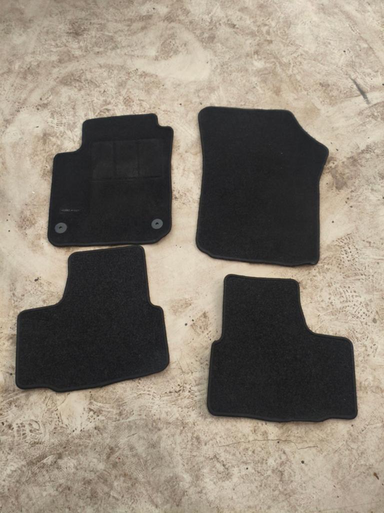 Automatten voor VW Up! 2015 - Zwart, complete set, Ophalen of Verzenden, Gebruikt