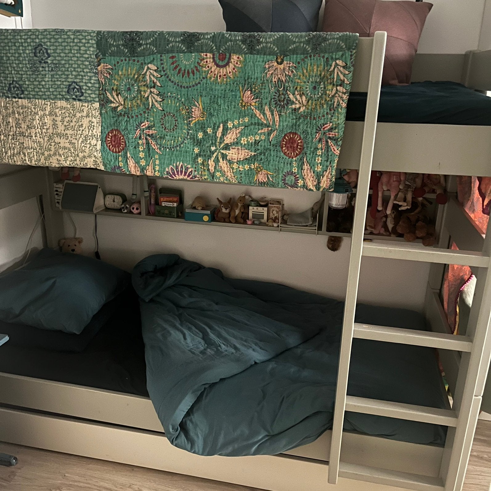 Mooi design stapelbed (deelbaar!) + logeerbed Mathy By Bols, Ophalen, Zo goed als nieuw, Stapelbed