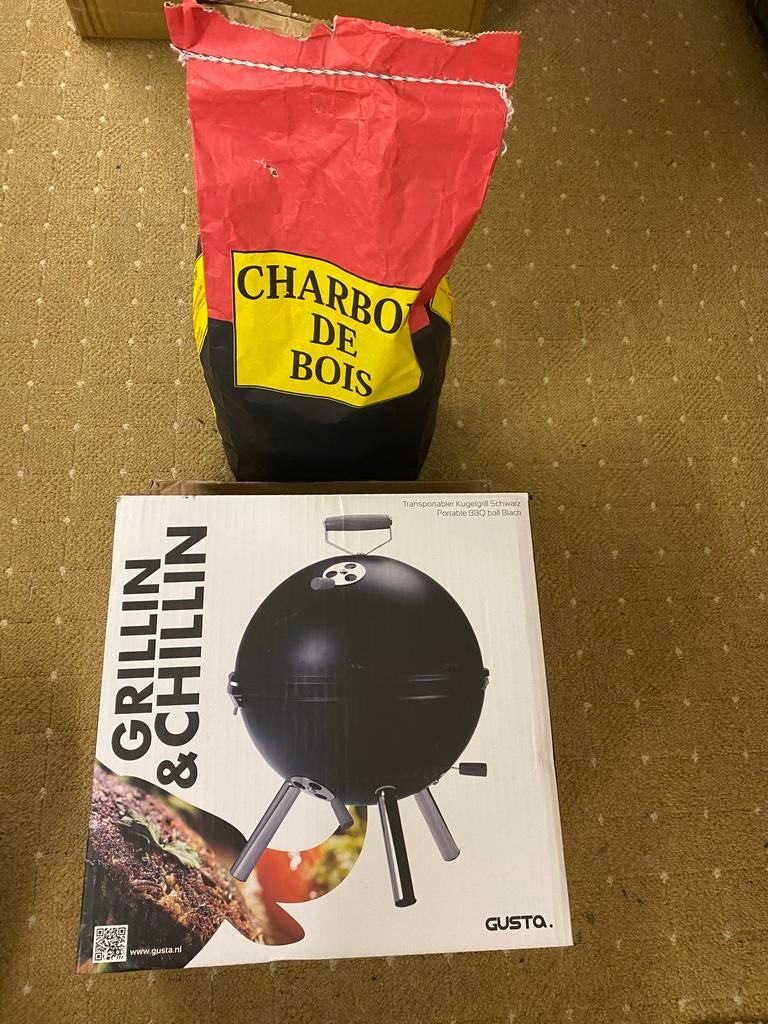 Gusta Portable BBQ + Houtskool - Grillen & Chillen, Tuin en Terras, Ophalen of Verzenden, Nieuw