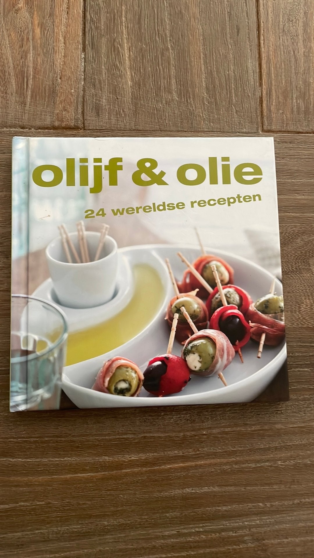 Olijf & olie, Ophalen of Verzenden, Zo goed als nieuw