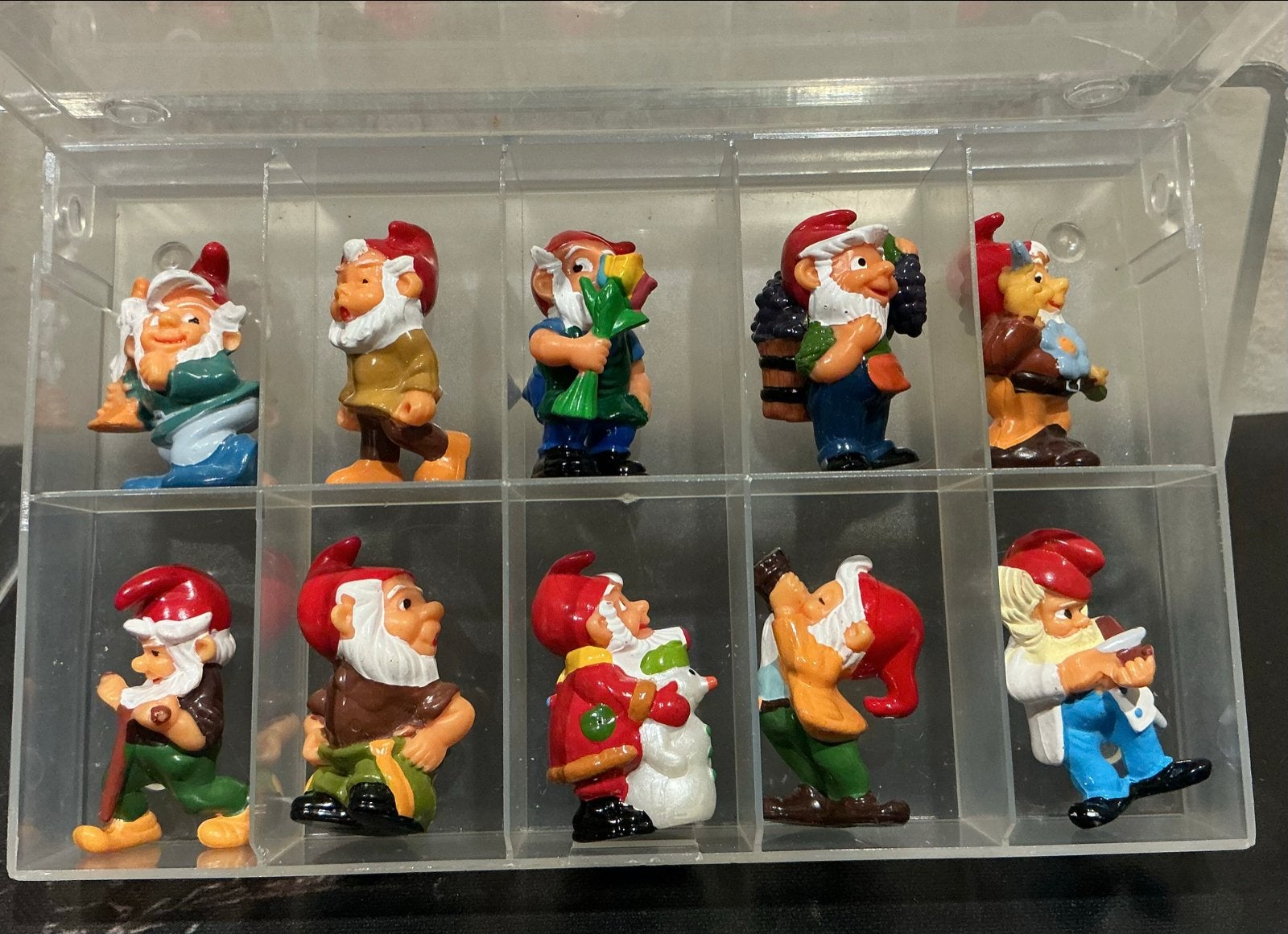 Ferrero Dwergen Collectie - 10 beeldjes in display, Verzamelen, Verzenden, Zo goed als nieuw