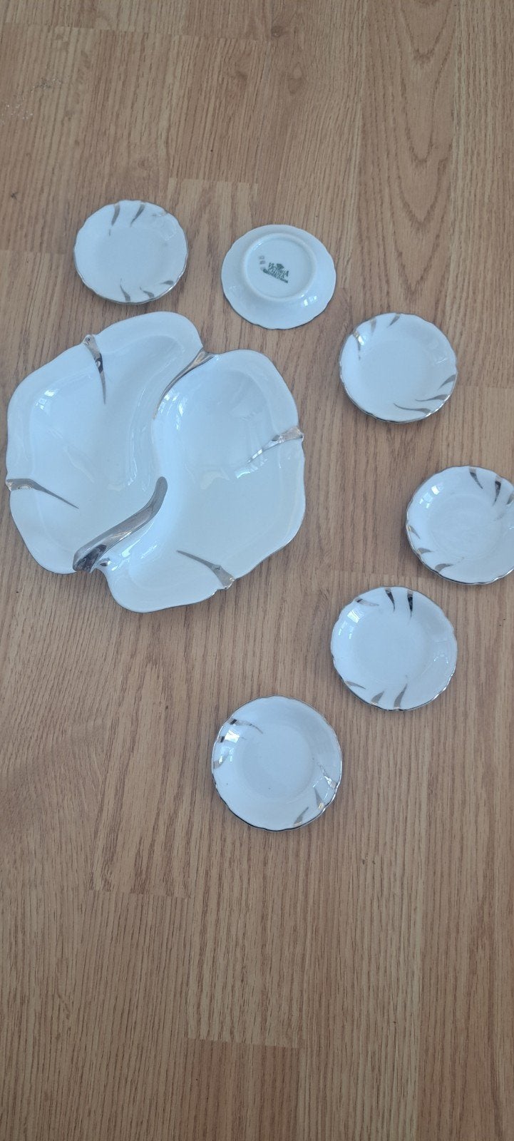 Victoria China Tsjechoslow. Porseleinen Schaal en Schotel, Ophalen of Verzenden