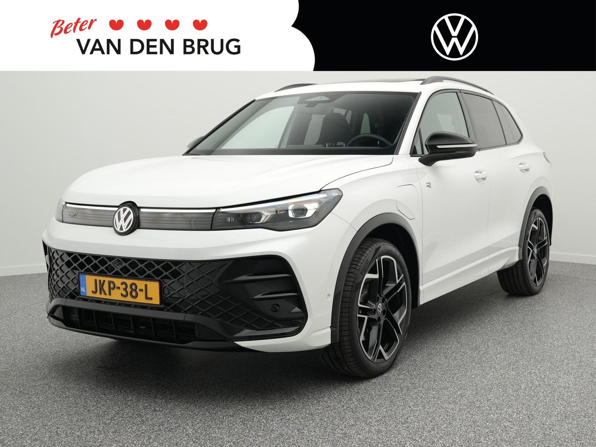Volkswagen Tiguan 1.5 eHybrid R-Line Edition 272 PK | Panora, Auto's, Volkswagen, Stof, 4 cilinders, 2000 kg, Wit