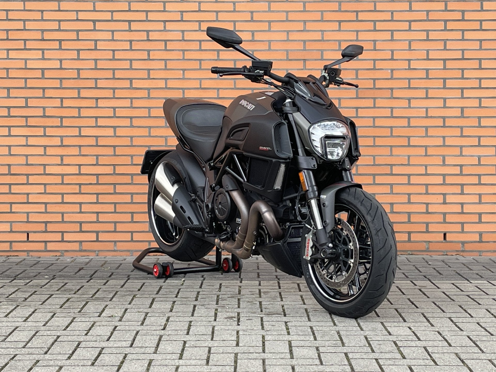 Ducati Diavel Carbon | Uniek | Marchesini-wielen | Powercrui, 1198 cc, ABS, Meer dan 35 kW, Overig
