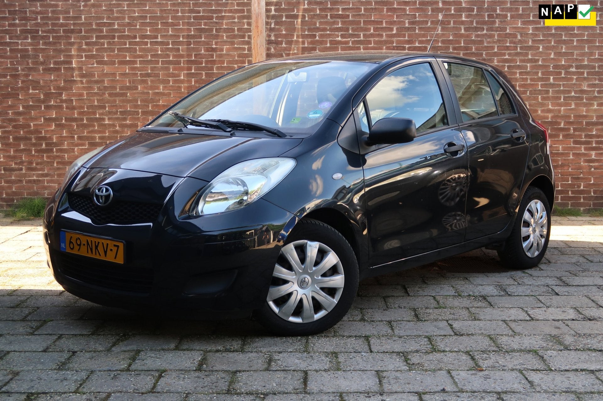 Toyota Yaris 1.3 VVTi Comfort *Rijklaarprijs *Airco *NAP, Voorwielaandrijving, Euro 5, Stof, 4 cilinders