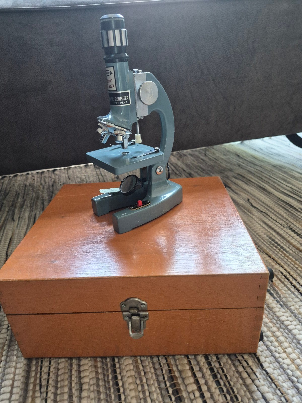 Vintage Microscoop met Houten Kist - 1000x Vergroting, Ophalen, Gebruikt, 400x tot 1000x, Biologische microscoop