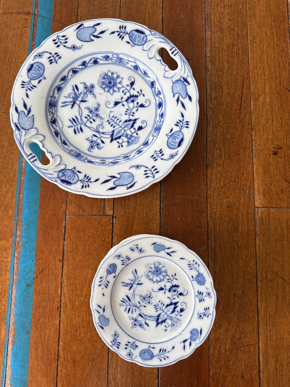 Louis Regout servies: Blau Saks schaal en bordje, Ophalen of Verzenden