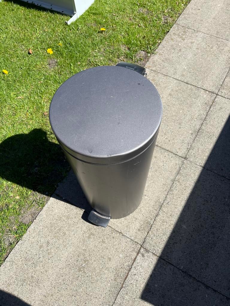 Brabantia pedaalemmer - Grijs, Ophalen, Gebruikt, Met pedaal, 50 tot 75 cm