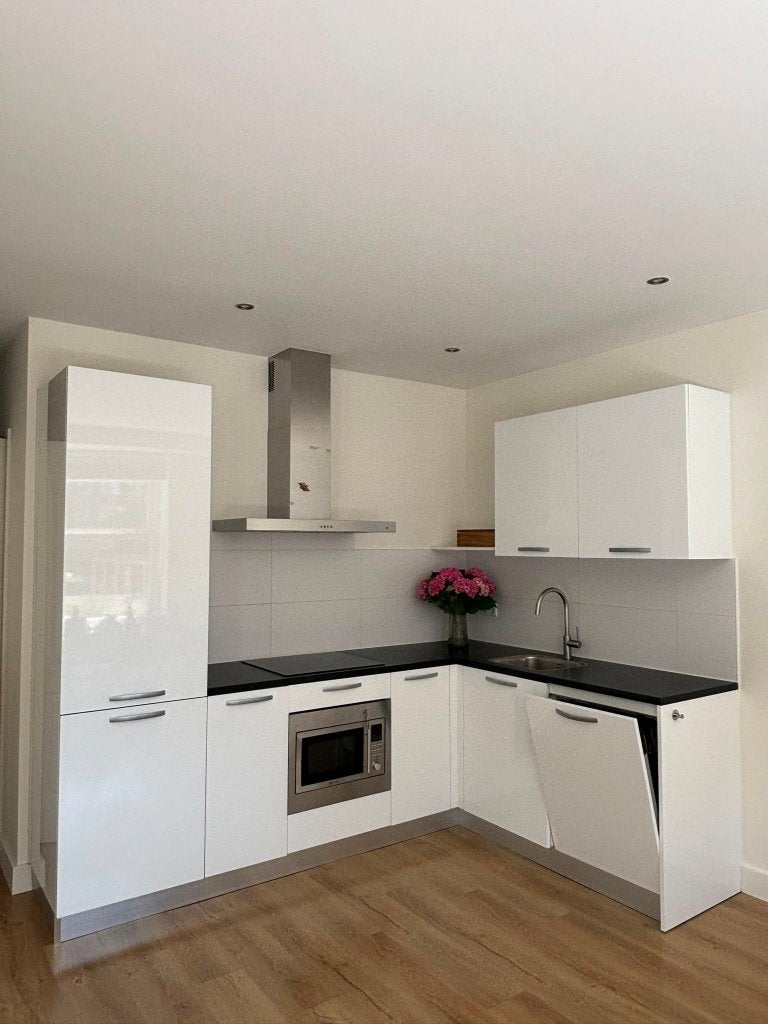 Complete Keuken met inbouwapparatuur - goede staat, Ophalen, Gebruikt, Wit, Hoekkeuken