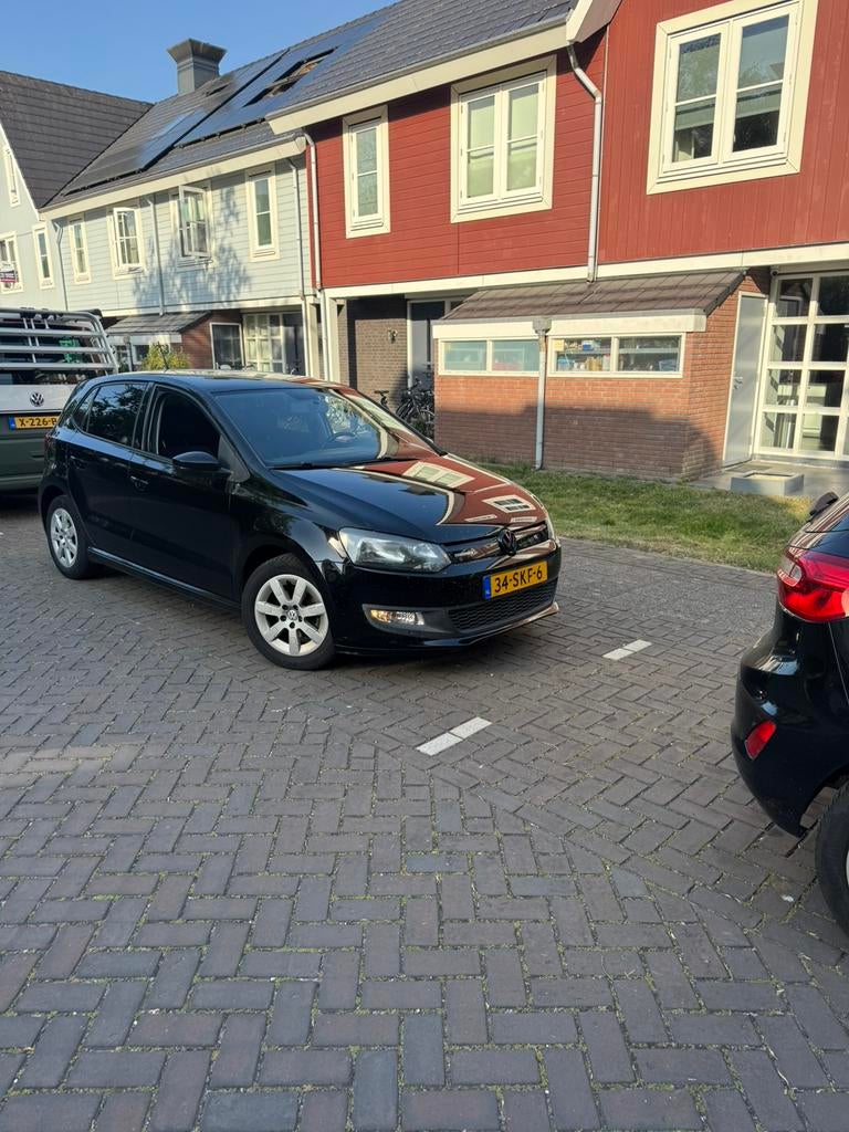 Volkswagen Polo 1.2 TDI 55KW BM 2011 Zwart, Auto's, Voorwielaandrijving, 74 pk, 1199 cc, 96 €/maand