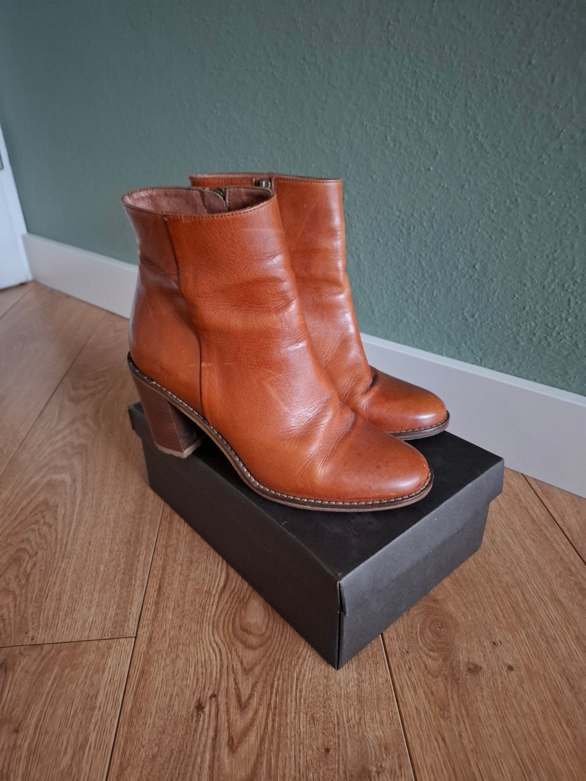 Manfield leren cognac enkellaarzen met hak - maat 39, Bruin, Lage of Enkellaarzen, Ophalen of Verzenden, Manfield