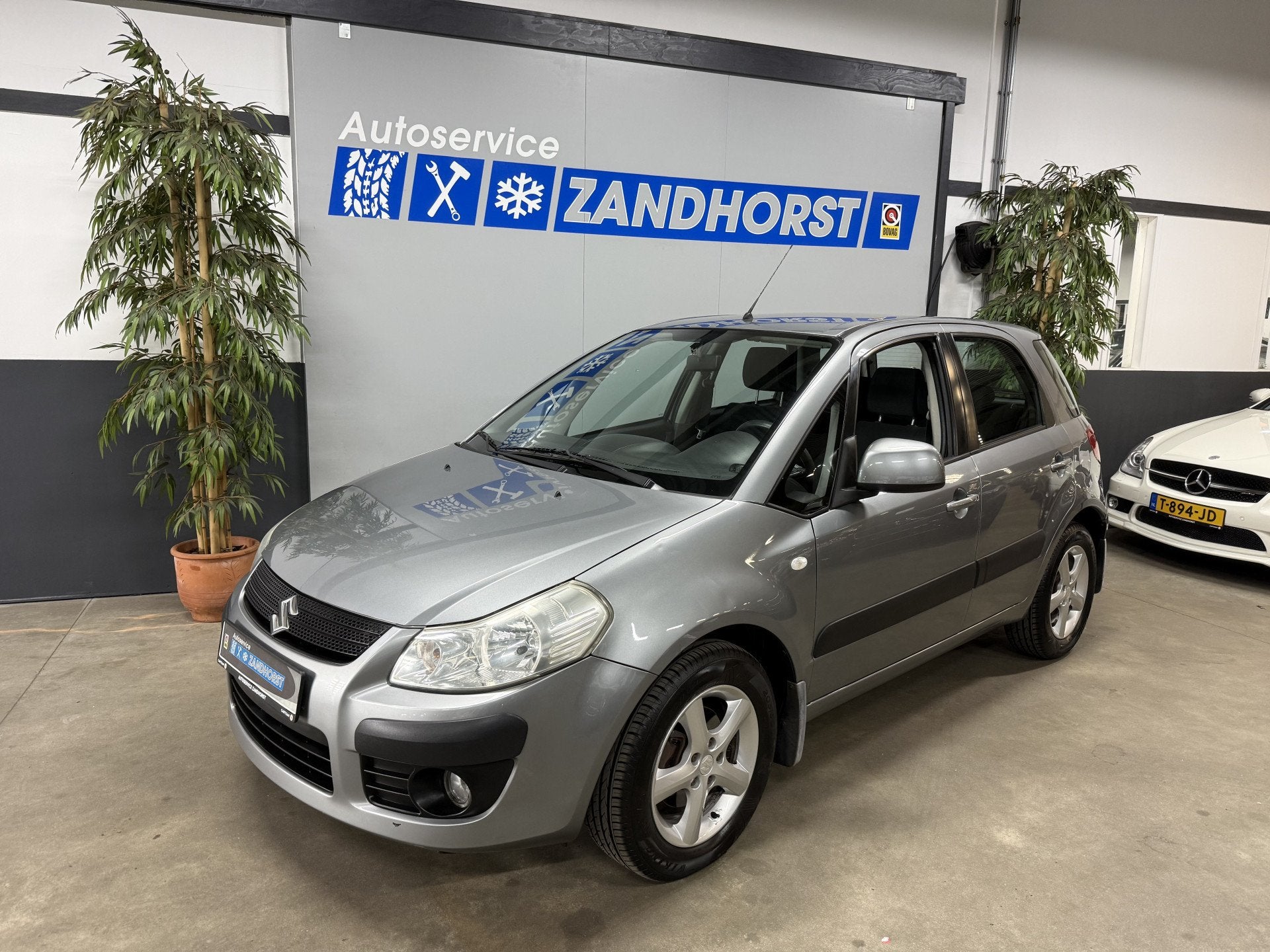 Suzuki SX4 1.6 Exclusive // Autom // Ecc // LM Velgen, Gebruikt, Metallic lak, 4 cilinders, 49 €/maand