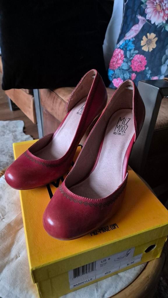 Miz Mooz nieuw staat hakschoenen rood leer mt 40, Miz Mooz, Nieuw, Ophalen of Verzenden, Schoenen met hoge hakken